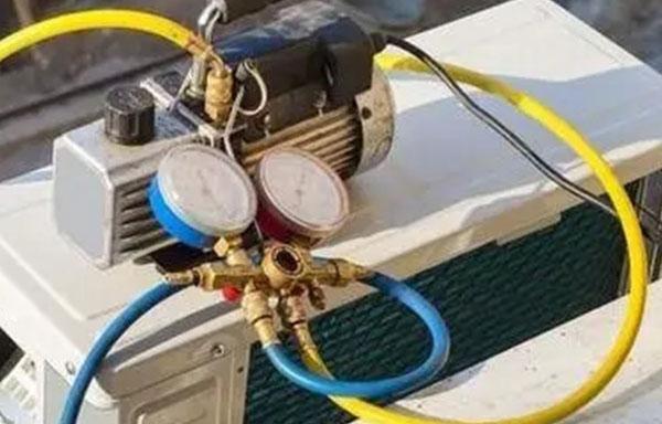新购空调漏氟问题解析（探究新购空调漏氟的原因）
