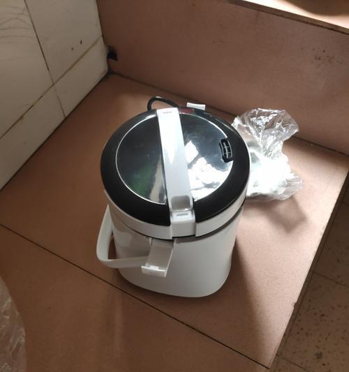 电饭煲不会翻滚的解决方法（电饭煲翻滚问题解决方案及操作技巧）