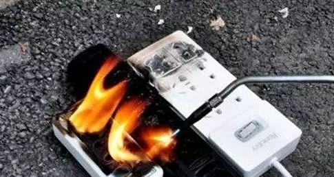 家里电视机着火了怎么处理？紧急应对措施有哪些？