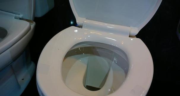 安华马桶水箱漏水的原因是什么？马桶水箱一直流水的检修方法有哪些？